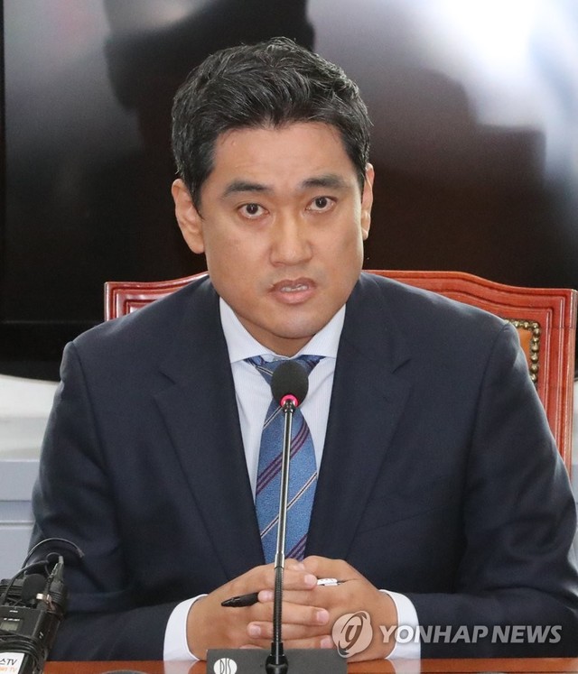 ▲ 오신환 바른미래당 의원이 29일 국회 운영위원장실에서 기자회견을 하고 있다. ⓒ연합뉴스