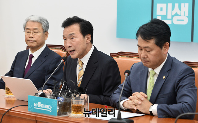 ▲ 손학규 바른미래당 대표가 30일 오전 국회에서 기자회견을 갖고 있다. ⓒ박성원 기자