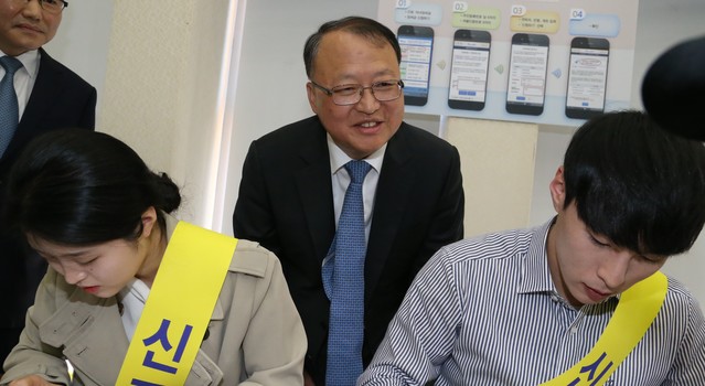 ▲ 한승희 국세청장이 성동세무서를 찾아 근로장려금 신청을 독려하고 있다. 국세청 제공