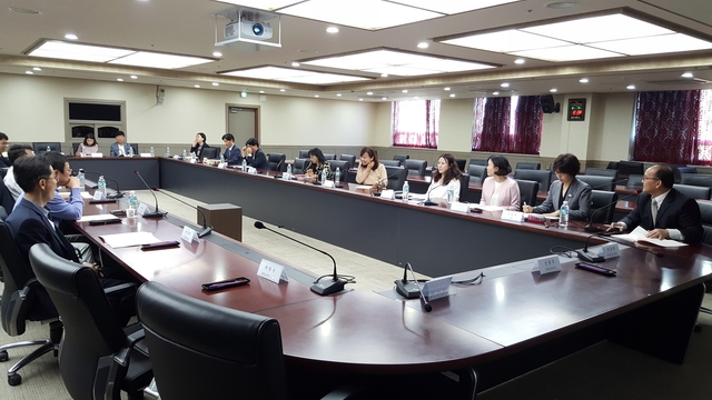 ▲ 7일 안동대학교 국제교류관 중회의실에서 도교육청 및 지역 교육지원청 영재교육 담당자 27명이 참석한 가운데 열린 연수회 장면.ⓒ경북교육청