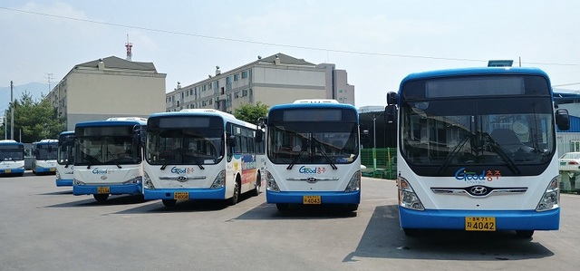 ▲ 충북 충주 관내에서 운행하고 있는 시내버스.ⓒ충주시