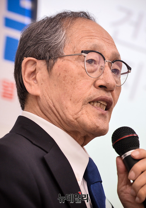 ▲ 인보길 뉴데일리 대표는 15일 한국선진화포럼 시민아카데미 강연에서 '대한민국 건국의 재인식'이라는 주제의 강연을 했다.ⓒ박성원 기자