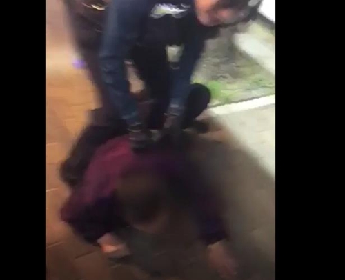 ▲ 제압되는 피의자. ⓒ연합뉴스