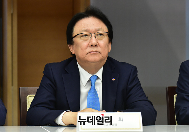 ▲ 박근희 CJ 부회장이 23일 오전 10시 서울 중구 대한상공회의소에서 열린 중견그룹 전문경영인과의 간담회에 참석했다. ⓒ뉴데일리 이종현 기자