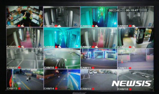 ▲ 2017년 9월 논란이 됐던 중국산 IP카메라 해킹 관련 영상. '하이크 비전'은 뒤늦게 보안패치를 적용했다고 밝혔지만 미국, 호주 등은 이를 믿지 않고 있다. ⓒ뉴시스. 무단전재 및 재배포 금지.