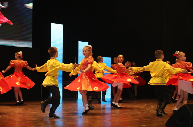 ▲ 지난해 포항국제불빛축제의 해외도시 사절단 축하 공연 장면.ⓒ포항시