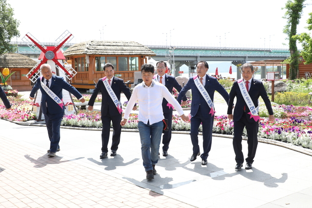 ▲ 달성군의회 의원 10명이 대구시 신청사 유치를 위한 UCC 홍보동영상을 제작해 눈길을 끈다.ⓒ달성군의회