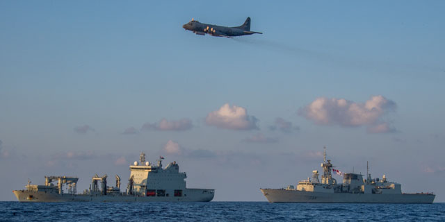 ▲ 캐나다 정부가 북한 불법환적 단속을 위해 일본에 보내는 150 합동해상임무부대(CTF-150). 공군 해상초계기 CP-140,  해군 호위함 '레지나'함, 해상보급함 '아크테릭스'함으로 구성돼 있다. ⓒ캐나다 국방부 공개사진.