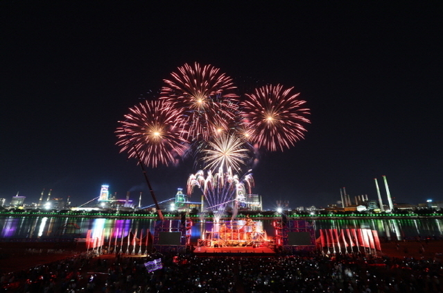 ▲ 데일리 불꽃쇼 연출 장면.ⓒ포항시