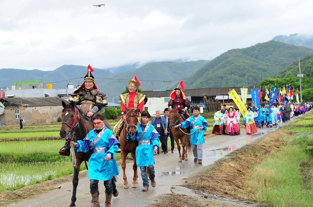 ▲ 군위문화원은 지난 7일 군위군 효령면 장군리에서 ‘제3회 군위 군위 장군단오제’를 갖고 역사적 의미를 되새겼다.ⓒ군위군