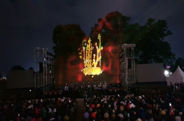 ▲ 미디어파사드 ‘비화경주(飛花慶州)’ 연출 장면.ⓒ경주시