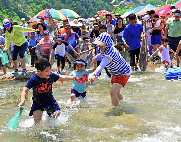 ▲ 지난해 축제 참가자들의 즐거운 모습.ⓒ울진군