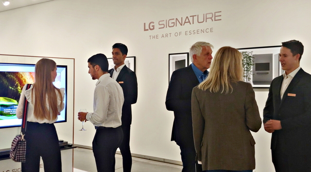 ▲ 현지시간 13일 노르웨이 오슬로에 위치한 아스트룹 피언리 현대미술관(Astrup Fearnley Museet)에서 열린 'LG 시그니처' 출시행사 모습 ⓒLG전자