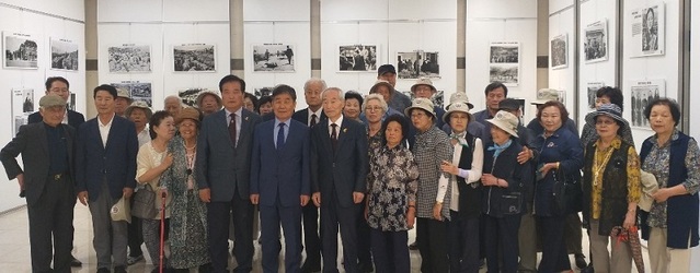 ▲ 청주대학교 지역가치창출센터가 지난 13일 3·1운동 및 임시정부 수립 100주년 기념 ‘대한민국의 독립운동과 독립운동가’ 전시회 개회식을 가졌다. 이번 전시회는 오는 20일까지 청주대 중앙도서관에서 진행된다.ⓒ청주대