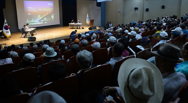 ▲ 세종시가 14일 시청 여민실에서 ‘고령친화도시 조성을 위한 시민정책토론회’를 가졌다.ⓒ세종시