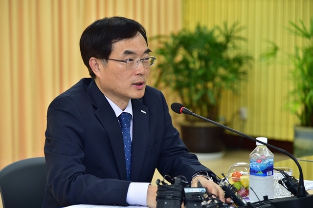 ▲ 조용만 한국조폐공사 사장이 지난 18일 경상북도 경산 소재 화폐본부에서 한국은행 기자단을 초청해 인사말을 하고 있다. ⓒ한국조폐공사