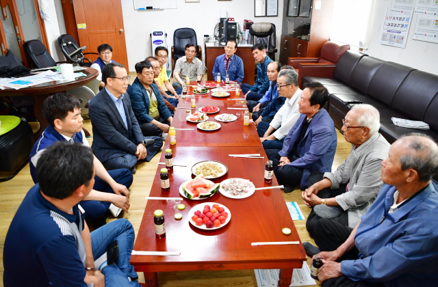 ▲ 월성원자력 본부는 19일 양남면 나아리를 시작으로 지역주민과의 소통을 위한 ‘제2차 동경주 62개 자매마을 순회 방문 간담회’를 가졌다.ⓒ월성원전