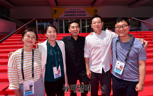 ▲ (왼쪽부터)이나원 프로, 이명 선임, 오형균 프로, 황성필 프로, 조현익 책임ⓒ프랑스 칸 = 정상윤 기자