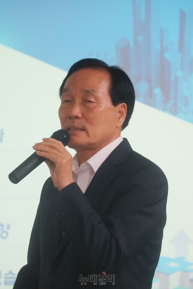 ▲ 김 군수는 이날 대구경북통합신공항 유치에 자신감을 드러냈다.ⓒ뉴데일리