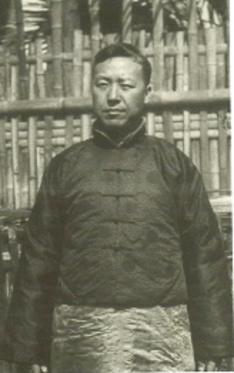 ▲ 1920년 상하이 임시정부를 찾아가는 이승만, 중국인으로 변장, 시체운반 화물선 시체창고에 숨어 밀항하였다.ⓒ자료사진