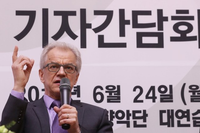 ▲ 24일 오후 서울 세종문화회관 서울시립교향악단 대연습실에서 열린 기자간담회에 참석한 오스모 벤스케 서울시향 신임 음악감독. ⓒ연합뉴스