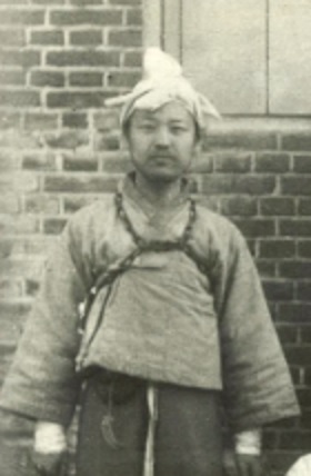 ▲ 한성감옥 종신죄수 차림의 20대청년 이승만.ⓒ자료사진