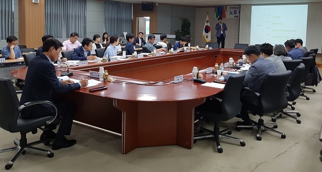 ▲ 충남도가 26일 충남연구원에서 ‘노후 석탄화력발전소 조기 폐쇄 연구 용역 중간보고회’를 가졌다.ⓒ충남도
