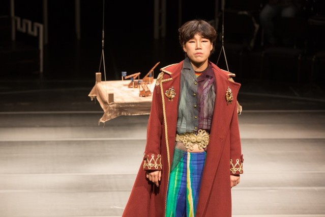 ▲ 연극 '묵적지수' 한 장면. 초혜왕 역의 경지은.ⓒ서울문화재단