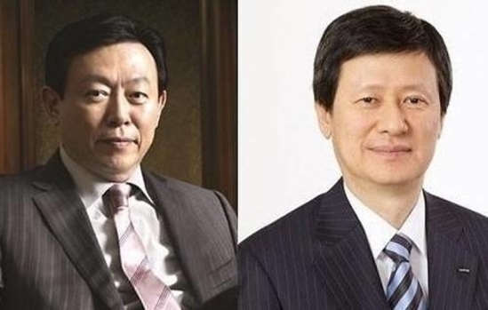 ▲ 신동빈 롯데 회장(왼쪽)과 신동주 전 일본 롯데홀딩스 부회장. ⓒ롯데