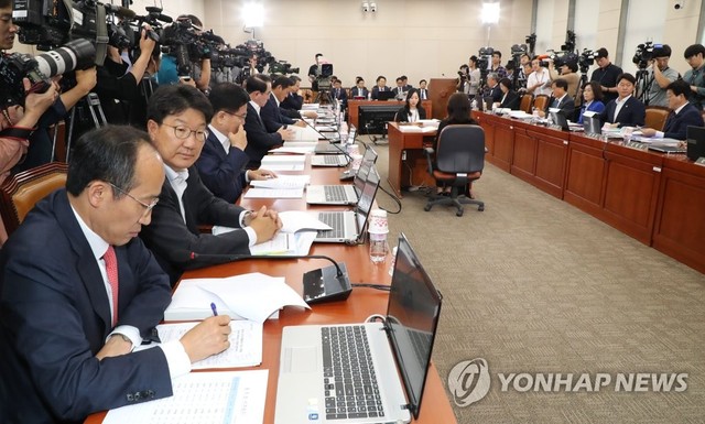 ▲ 26일 열린 김현준 국세청장 후보자에 대한 인사청문회에 참석한 자유한국당 의원들 ⓒ연합뉴스 제공