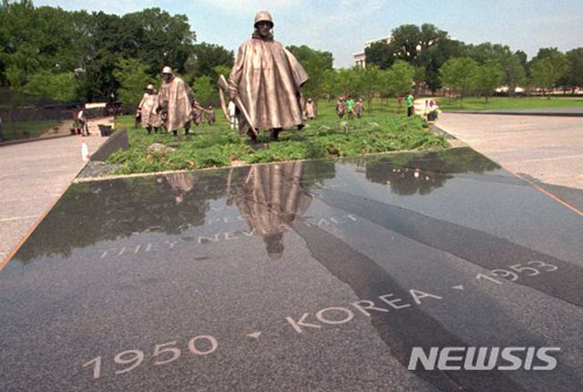 미국 워싱턴 DC에 있는 한국전쟁 참전용사 기념공원의 용사상. ⓒ뉴시스. 무단전재 및 재배포 금지.