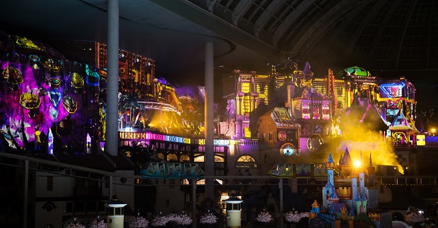 ▲ 롯데월드 어드벤처 프로젝션 맵핑 쇼 '미라클 나이트'. ⓒ롯데월드