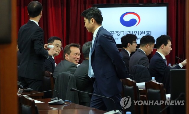 ▲ 지난 1월 16일 세종시 공정위 심판정에서 열린 애플코리아의 거래상 지위남용 행위에 대한 2차 심의 모습 ⓒ연합뉴스 제공