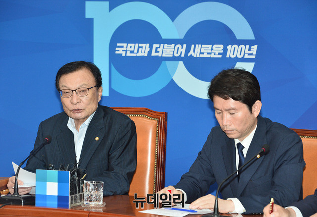 ▲ 더불어민주당 이해찬 대표와 이인영 원내대표. ⓒ박성원 기자