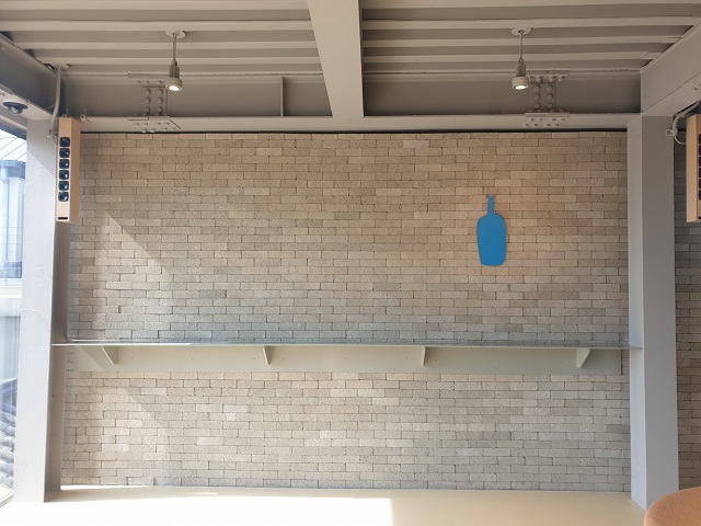 ▲ 블루보틀 2호점 삼청카페 내부 2층 모습. ⓒ임소현 기자