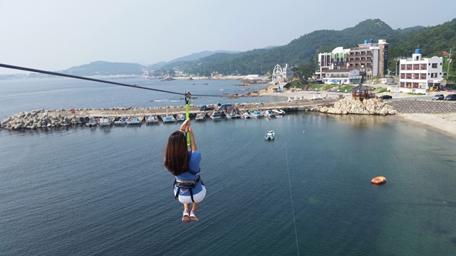 ▲ 연동어촌체험마을의 아라나비 나는 모습.ⓒ경주시