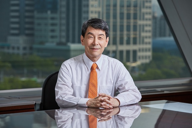 ▲ 산업은행이 은행 체질을 디지털화 하기 위한 전환 전략 수립을 위해 10억원을 들여 외부 컨설팅을 받는것으로 취재결과 밝혀졌다. 사진은 이동걸 산은 회장. ⓒ산업은행