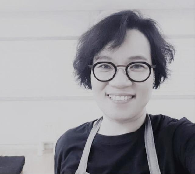 ▲ ‘들꽃을 그리는 작가’인 박성녀 한국화가.ⓒ구미시