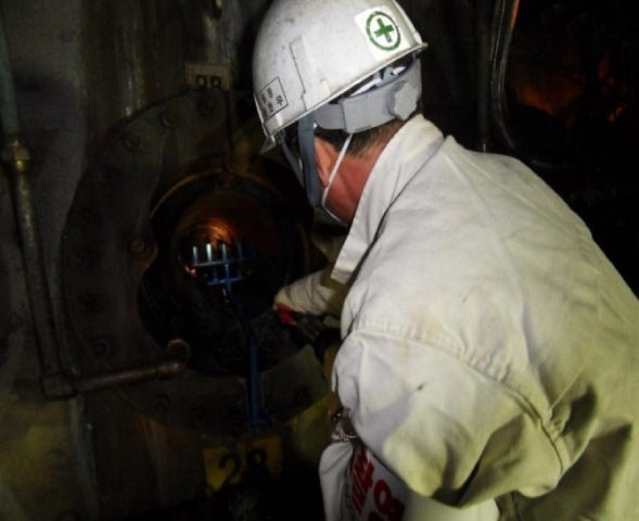 ▲ 장원 윤한우 차장이 현장에서 일하는 모습.ⓒ포스코