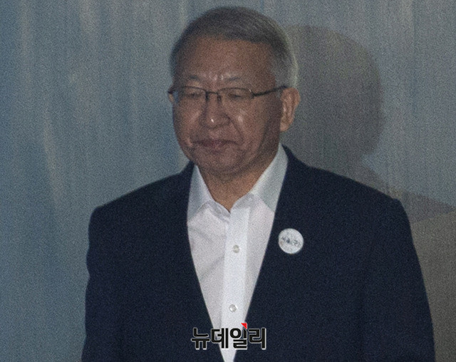 ▲ 사법행정권 남용 의혹으로 구속기소된 양승태(70·사법연수원 2기) 전 대법원장에 대해 법원이 ‘직권보석(職權保釋)’ 의견을 내비쳤다. ⓒ박성원 기자