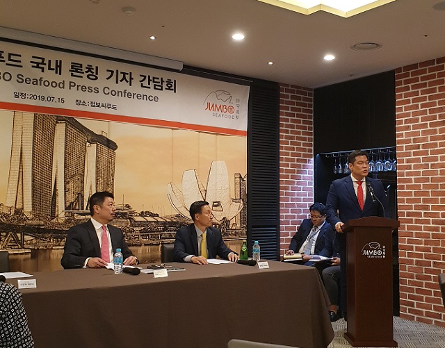 ▲ 이범택 디딤 대표가 15일 오전 서울 강남구 도곡동 점보씨푸드 1호점에서 진행된 기자간담회에서 인사말을 하고 있다. ⓒ임소현 기자