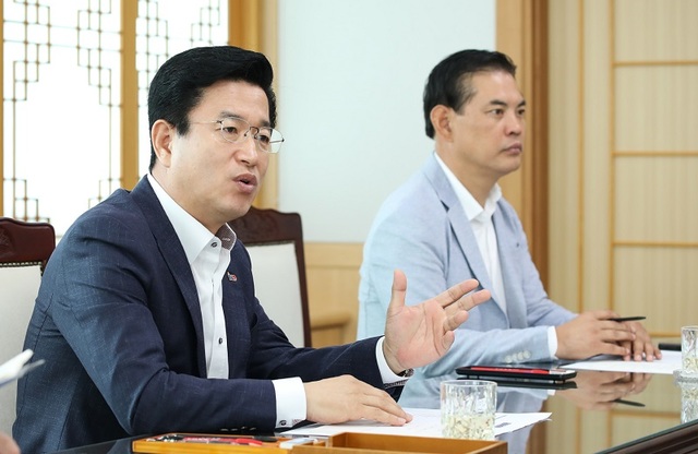 ▲ 허태정 대전시장이 15일 시청에서 주간업무회의를 주재하고 있다.ⓒ대전시