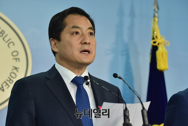 ▲ 박대출(사진) 자유한국당 의원이 한수원으로부터 제출받은 ‘감사실 처분요구서’ 등에 따르면, 한수원 직원이 ‘해외 재취업’을 위해 회사 내부문서가 포함된 파일 4만3339개를 무단으로 빼돌린 것으로 드러났다.ⓒ뉴데일리 DB