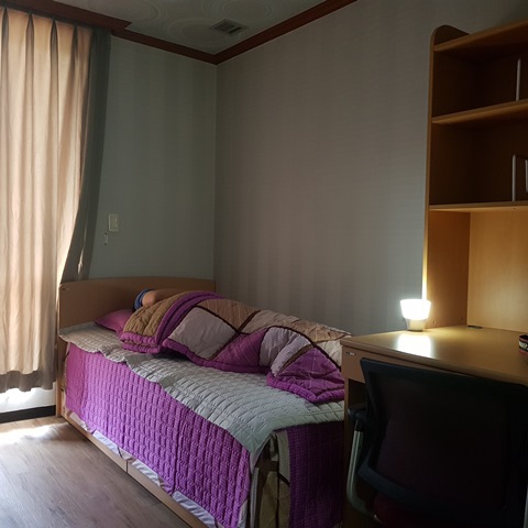 ▲ 포항제철소가 무더위에 지친 직원들의 건강 유지를 위해 8월 31일까지 '동촌생활관 수면실'을 운영한다.ⓒ포스코