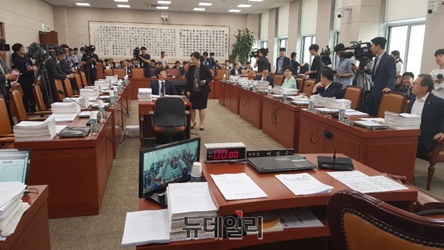 ▲ 지난 17일 오후 2시에 개최될 예정이었던 국제 법제사법위원회 전체회의는 자유한국당과 바른미래당 의원들의 보이콧으로 인해 파행됐다. ⓒ뉴데일리