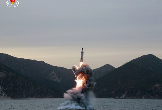 ▲ 북한의 잠수함발사탄도미사일(SLBM) 발사 장면. ⓒ北선전매체 화면캡쳐.