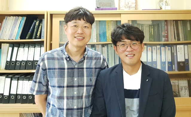 ▲ 금오공과대학교 신소재공학부 김종복 교수(왼쪽), 고동욱 박사과정 학생.ⓒ금오공대