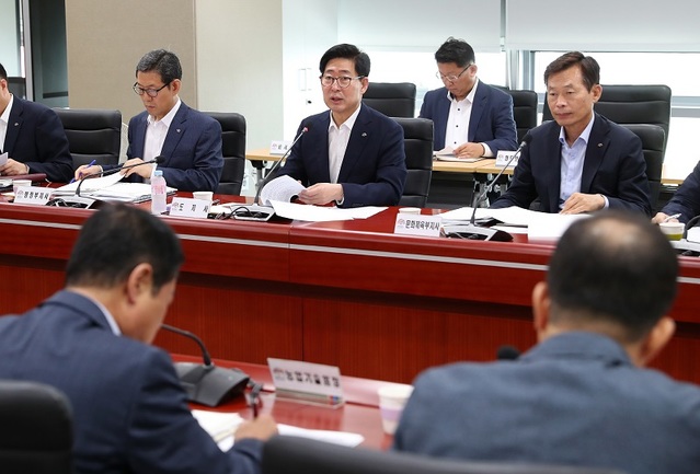 ▲ 양승조 충남도지사가 22일 도청에서 실국원장 회의를 주재하고 있다.ⓒ충남도