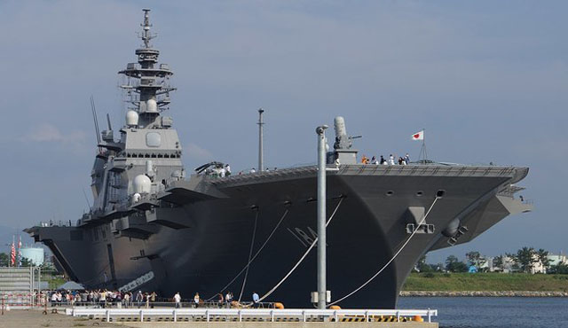 ▲ 일본 자위대가 '헬기 호위함'이라고 주장하는 이즈모급 헬기 항공모함 '카가'. ⓒ뉴시스. 무단전재 및 재배포 금지.