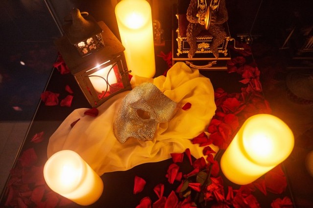 ▲ 명작 뮤지컬을 테마로 한 전시에는 드림씨어터 개관작 '라이온 킹'을 비롯해 '오페라의 유령', '위키드', '캣츠'를 테마로 한 포토존과 무대 의상, 팬아트 등이 전시돼 있다.ⓒ클립서비스